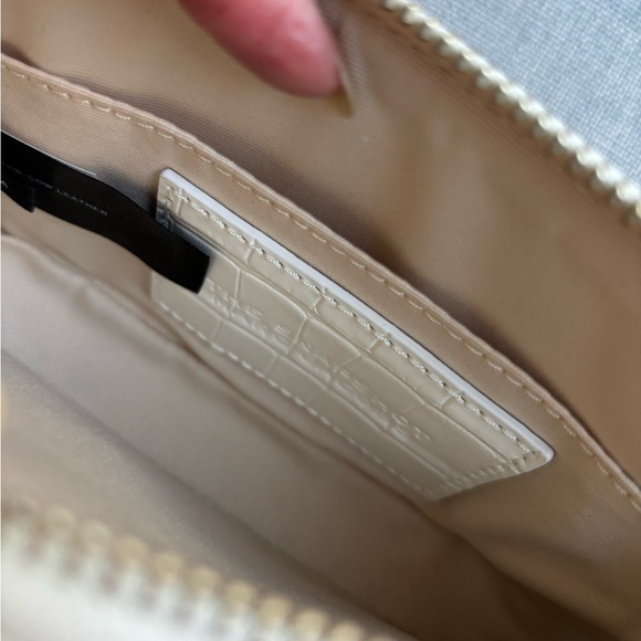 Marc Jacobs Croc-Embossed White Leather Snapshot Shoulder Bag SS24 - Picture 7 of 9